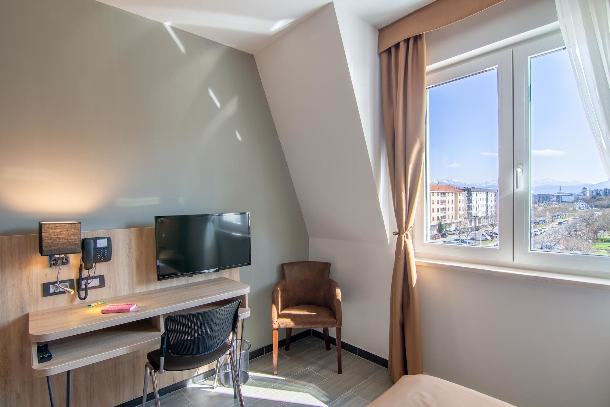 Hotel Resurs Podgorica Eksteriør bilde