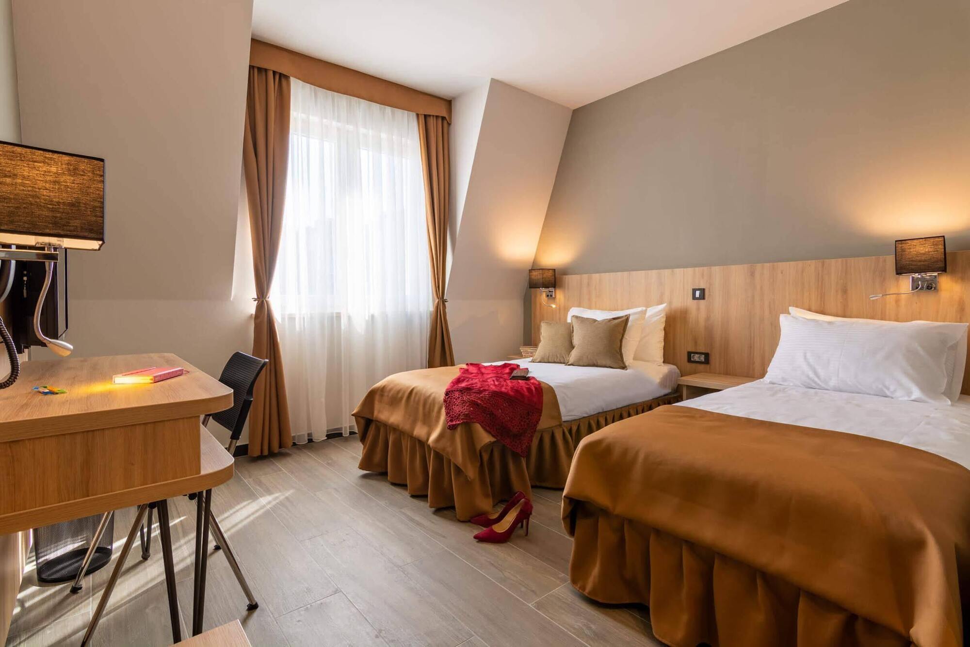Hotel Resurs Podgorica Eksteriør bilde
