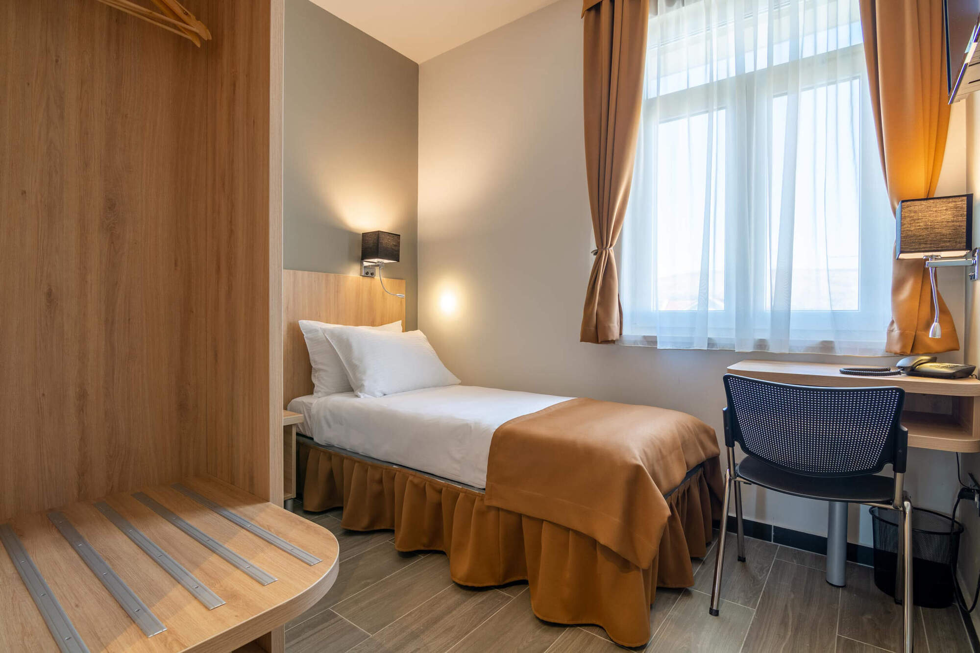 Hotel Resurs Podgorica Eksteriør bilde